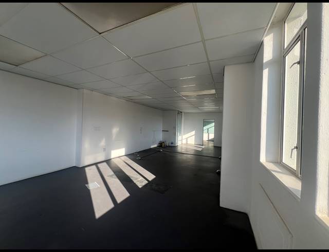 88M² OFFICE TO LET IN ILLOVO